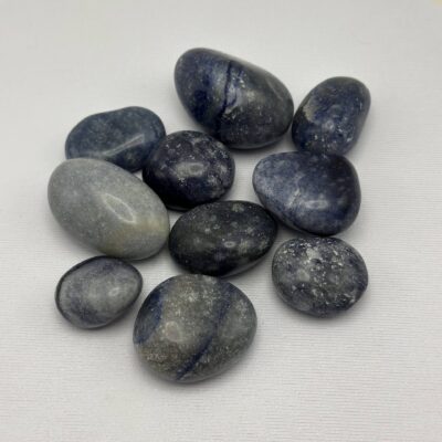 Quartzo Azul rolado - Comunicação, Relaxamento e Serenidade.